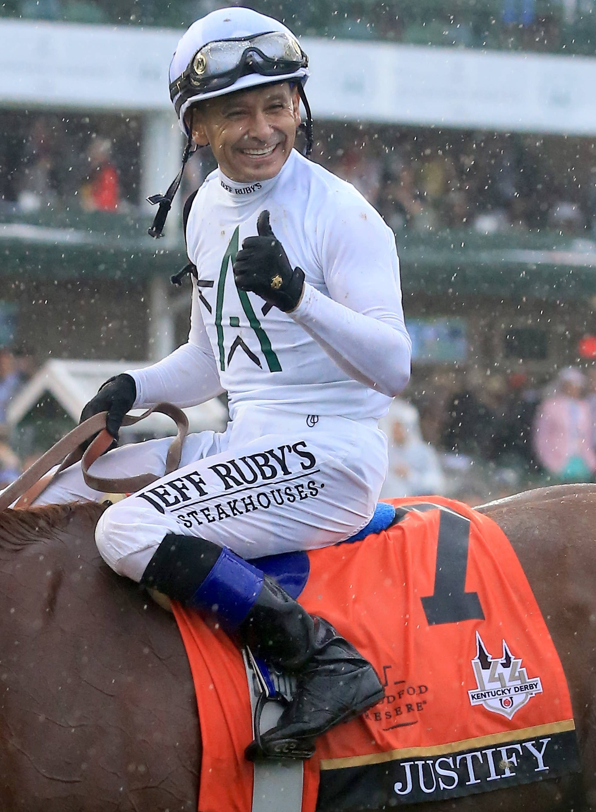 レースに勝ったM.スミス騎手は満面の笑み。（photo by Getty Images）