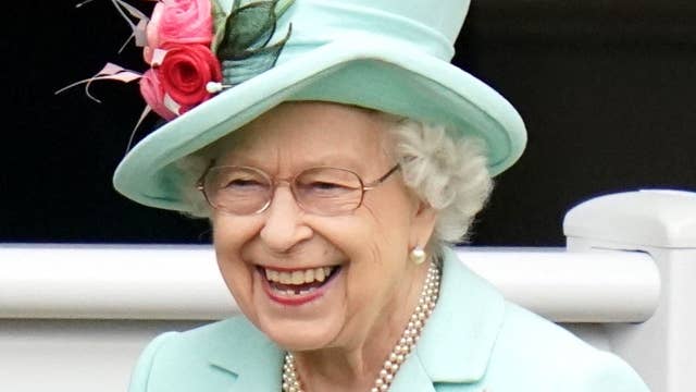 エリザベス女王が英競馬殿堂入り | JRA-VAN World - 海外競馬情報サイト