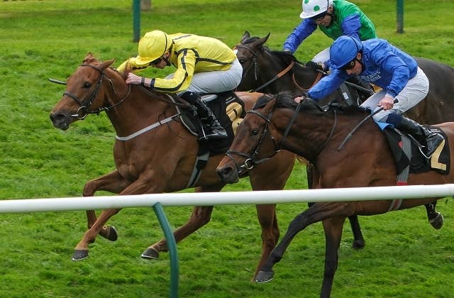 英1000ギニー前哨戦のネルグウィンS、プリティクリスタルが競り勝ち JRAVAN World 海外競馬情報サイト