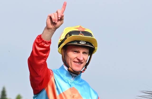 香港プログラム2007年騎手招待＆香港国際競走（サイン入り）、騎手カード＆ガイド 香港国際競走回顧】ウインマリリンが香港ヴァーズV 地元香港勢が